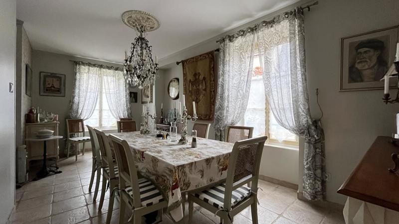 Maison de village - 165 m² - 8 pièces