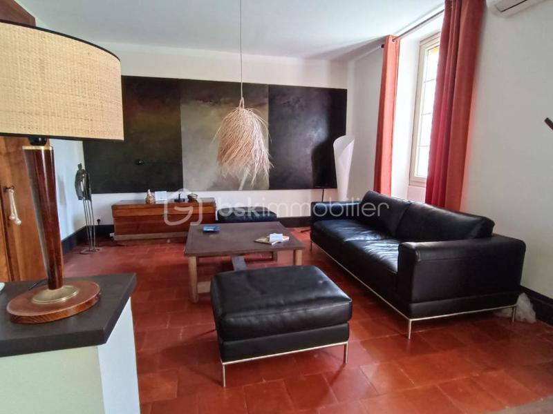 Maison - 292 m² - 9 pièces