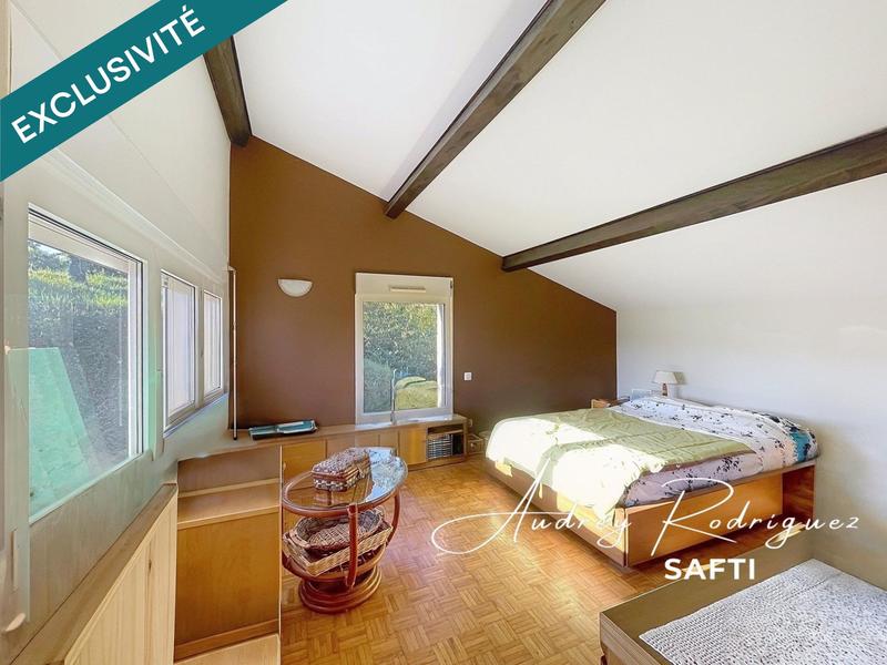 Maison - 166 m² - 7 pièces