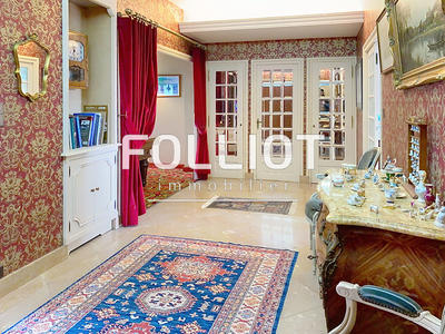 Appartement - 211 m² - 7 pièces