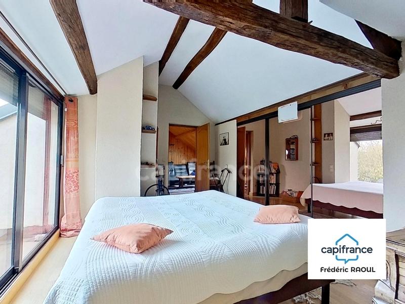 Maison - 202 m² - 8 pièces