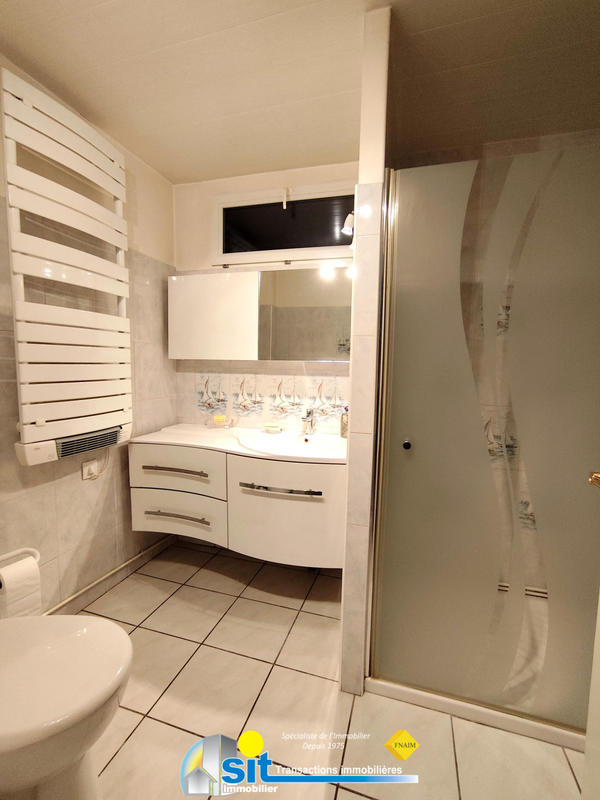 Maison - 201 m² - 6 pièces