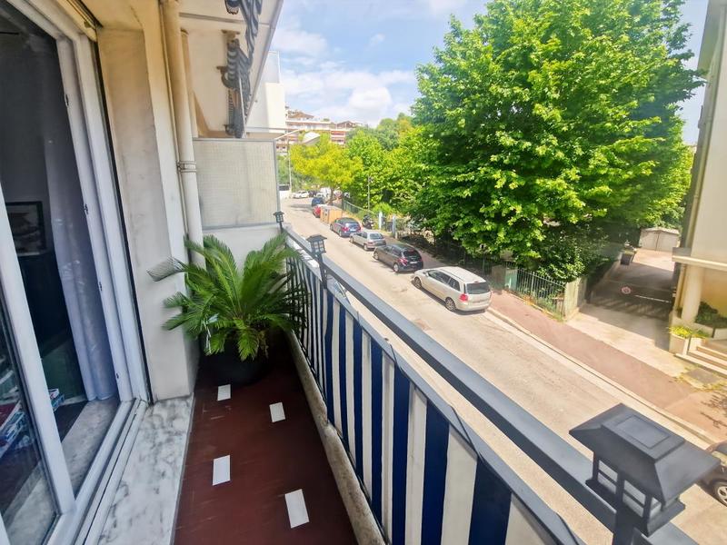 Appartement - 98 m² - 5 pièces