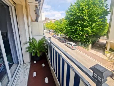 Appartement - 98 m² - 5 pièces