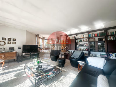 Maison - 195 m² - 11 pièces