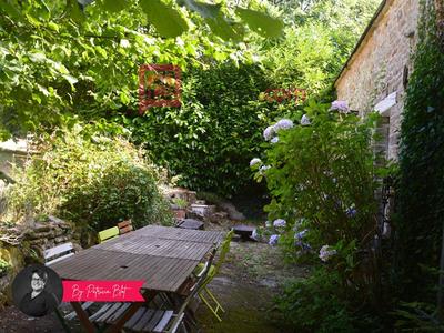 Maison - 250 m² - 4 pièces