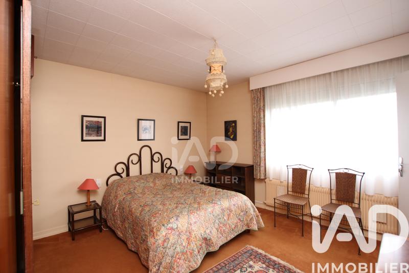 Maison - 223 m² - 8 pièces