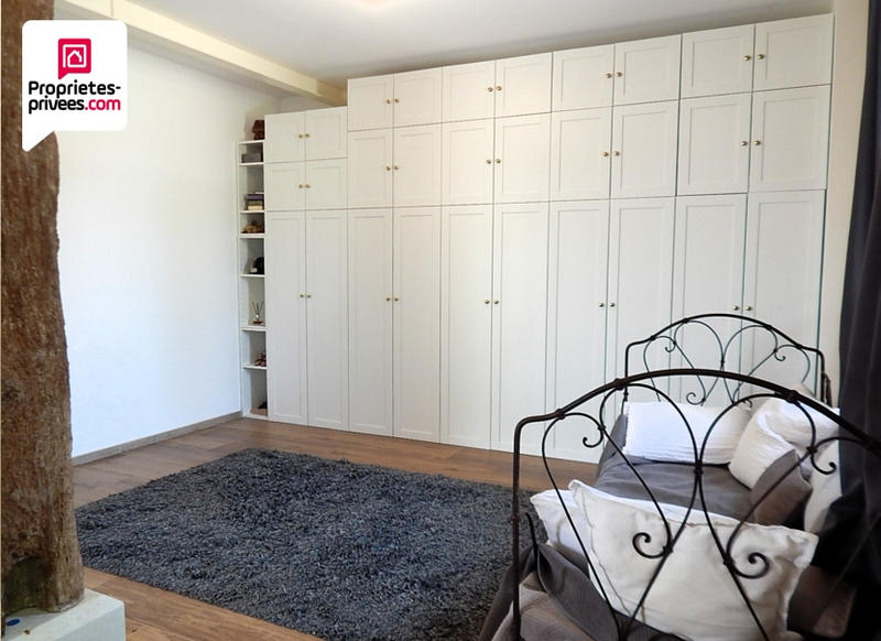 Demeure - 470 m² - 10 pièces