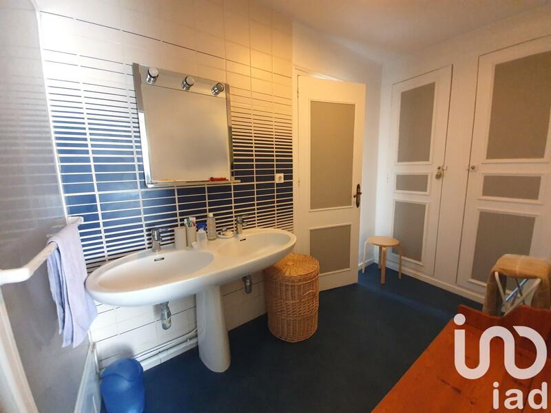 Maison - 213 m² - 8 pièces