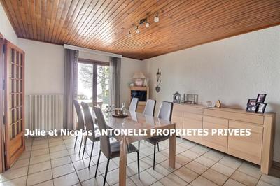 Maison - 92 m² - 5 pièces