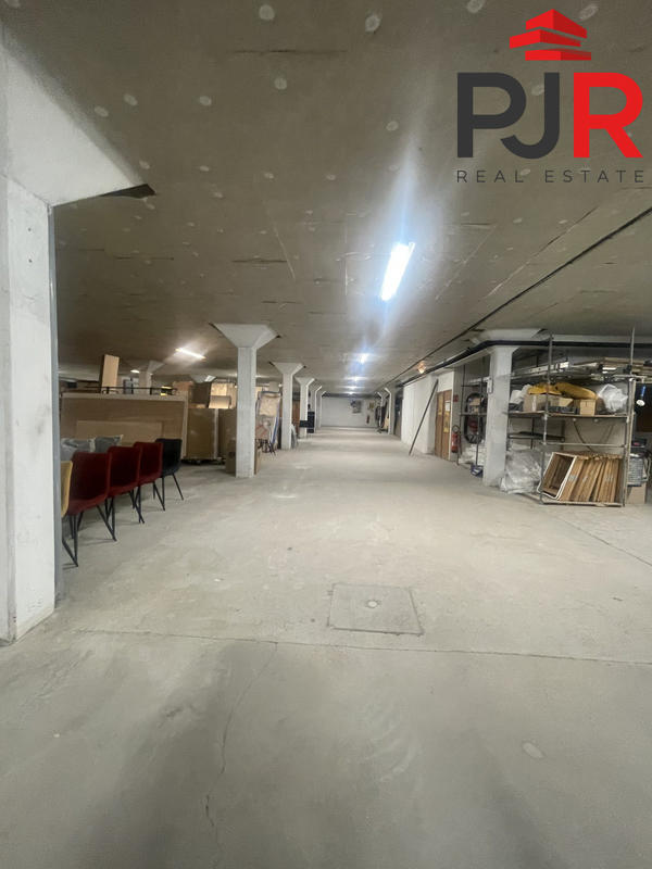 Local commercial - 3 000 m²