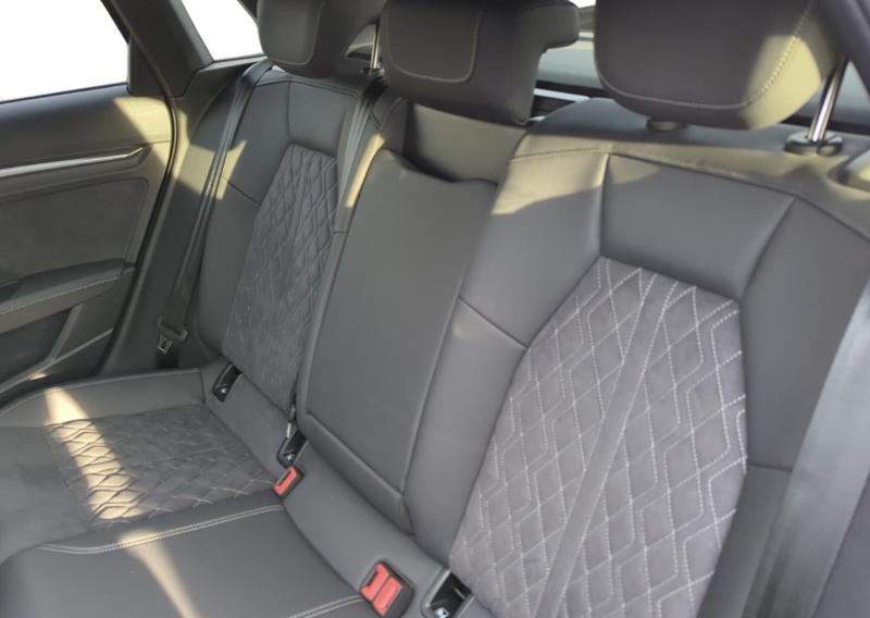 Audi A3 sportback 40 TFSIe 204 s-Line Hybride Rechargeable / Matrix Led Sieges Rs Keyless Apple Carplay Android Auto