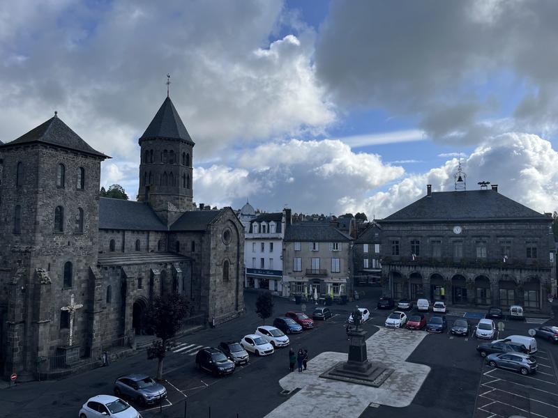 Maison - 300 m² - 15 pièces