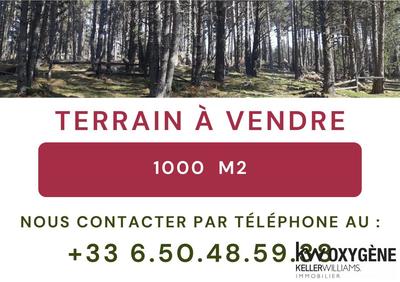 Terrain constructible - 1 000 m²