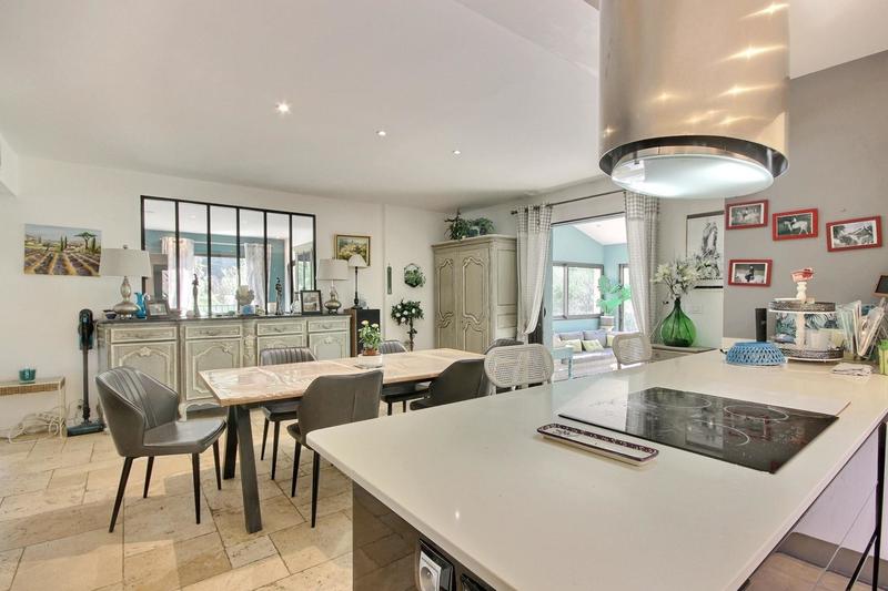 Villa - 188 m² - 6 pièces