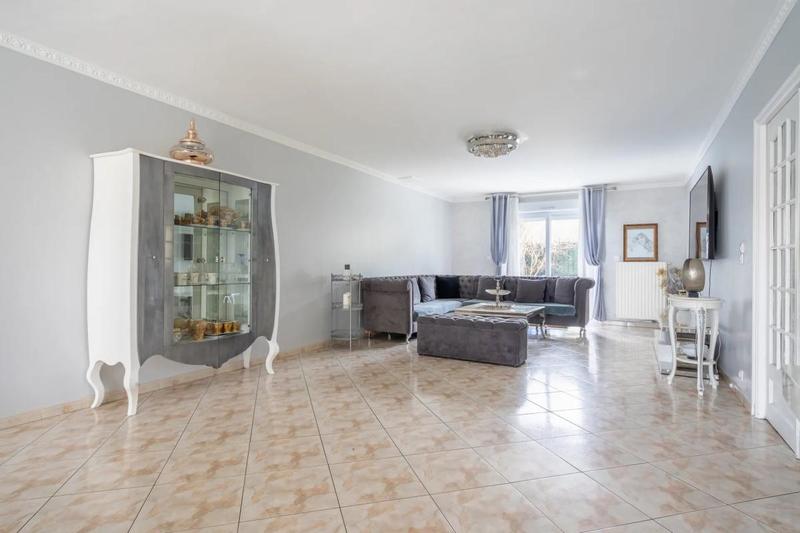 Maison - 330 m² - 11 pièces