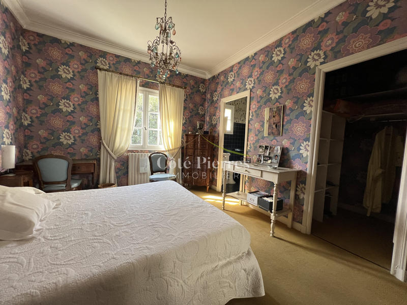 Maison - 268 m² - 8 pièces