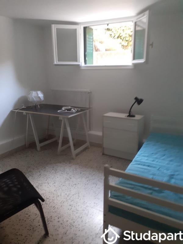 Chambre - 12 m² - 1 pièce