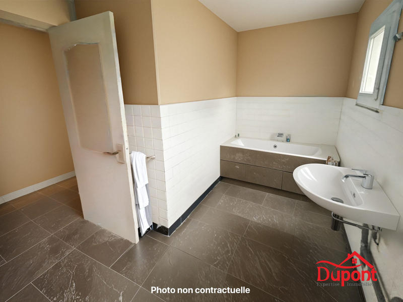 Maison - 140 m² - 5 pièces