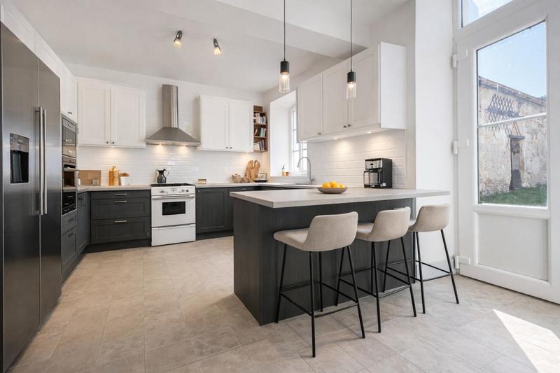 Maison - 250 m² - 7 pièces