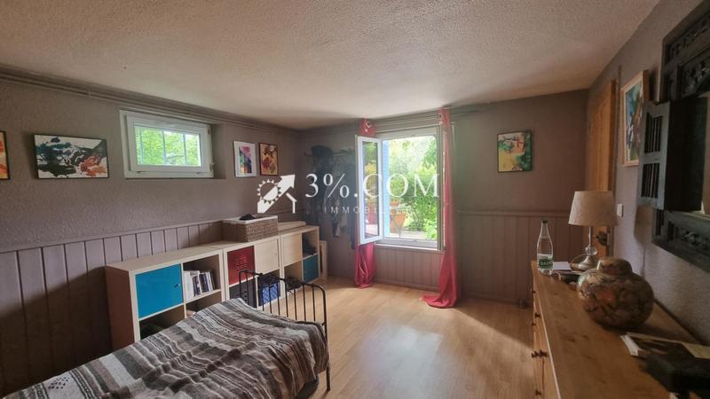 Maison - 240 m² - 8 pièces