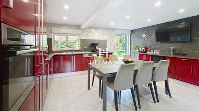 Maison - 201 m² - 6 pièces