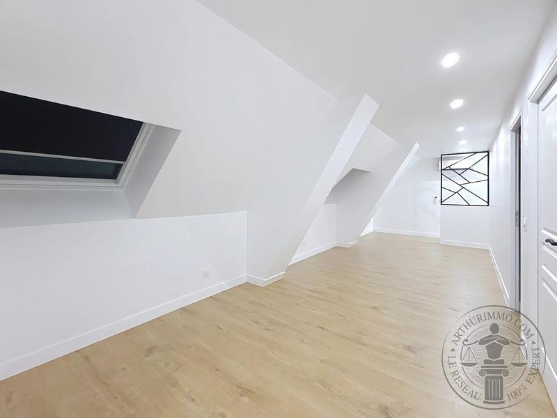 Maison - 194 m² - 7 pièces