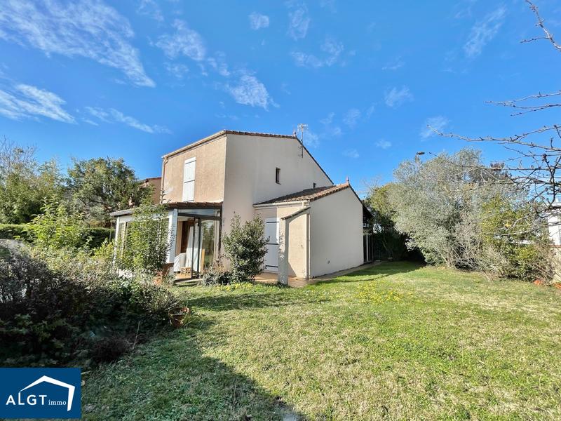 Maison - 96 m² - 5 pièces