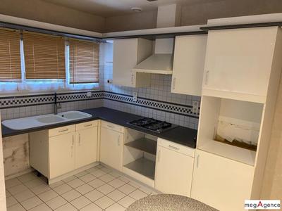 Maison - 97 m² - 5 pièces