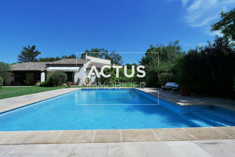 Maison - 210 m² - 7 pièces