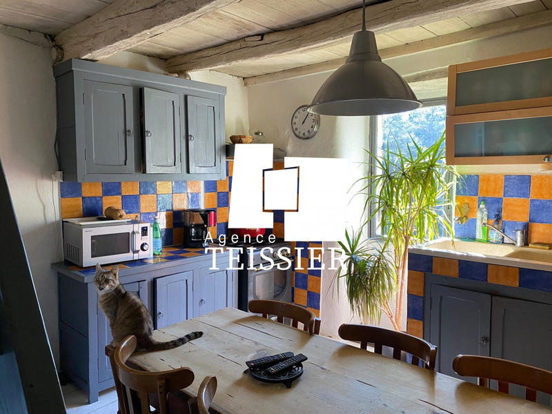 Maison - 270 m² - 18 pièces