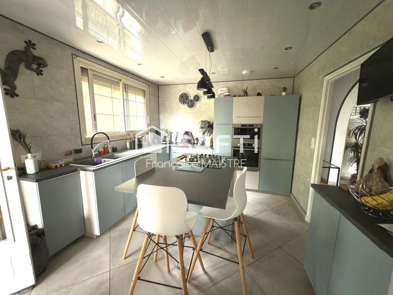 Maison - 158 m² - 6 pièces