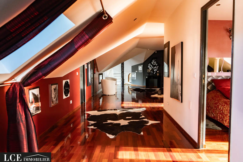 Villa - 570 m² - 10 pièces