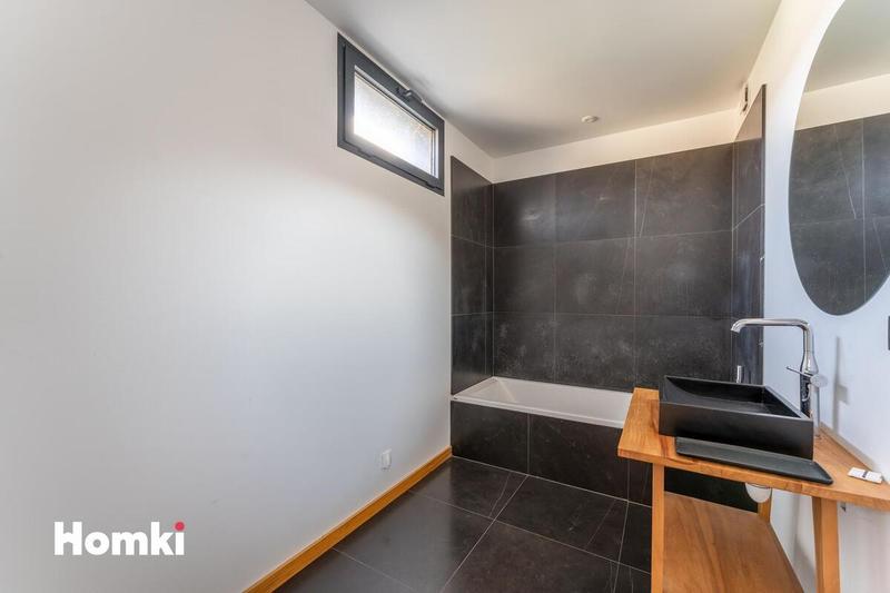 Loft - 194 m² - 5 pièces