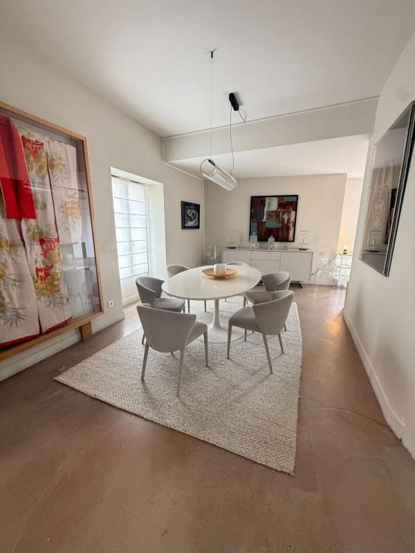 Appartement - 225 m² - 7 pièces