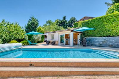 Villa - 200 m² - 9 pièces