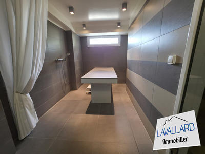 Maison - 320 m² - 10 pièces