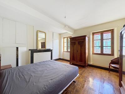 Maison - 203 m² - 7 pièces