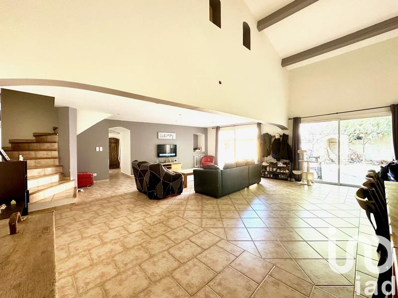 Maison - 325 m² - 10 pièces