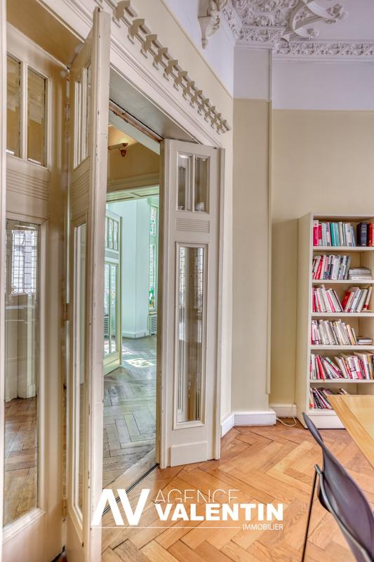 Appartement - 199 m² - 6 pièces