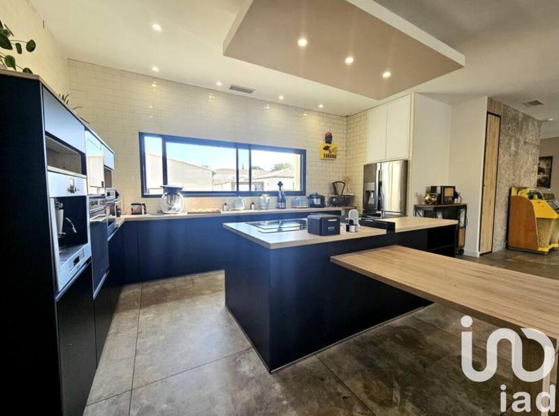 Maison - 336 m² - 8 pièces