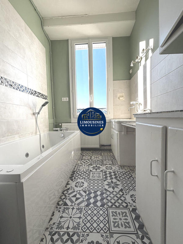 Maison - 153 m² - 8 pièces