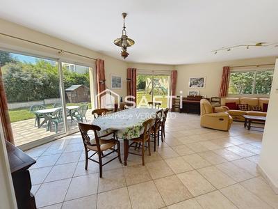 Maison - 177 m² - 7 pièces