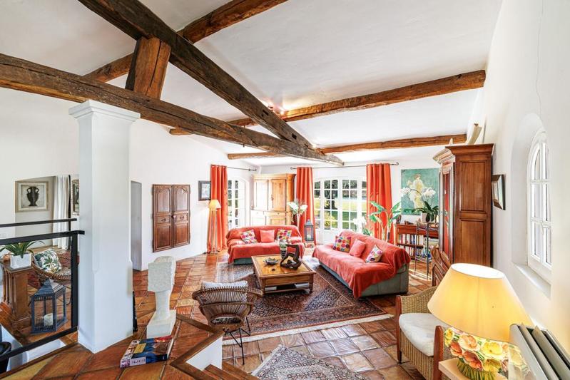 Propriété - 300 m² - 7 pièces