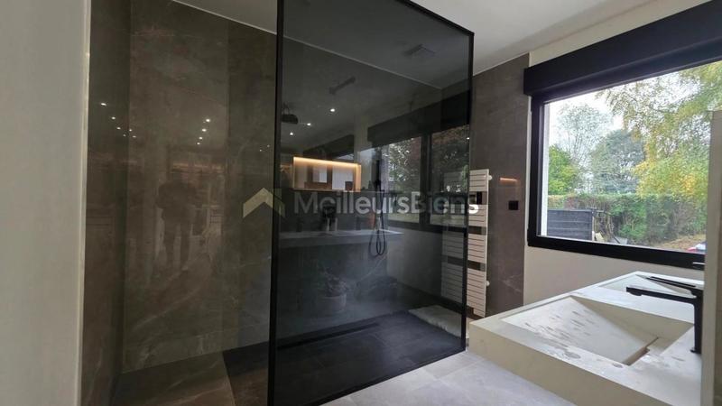 Villa - 170 m² - 6 pièces