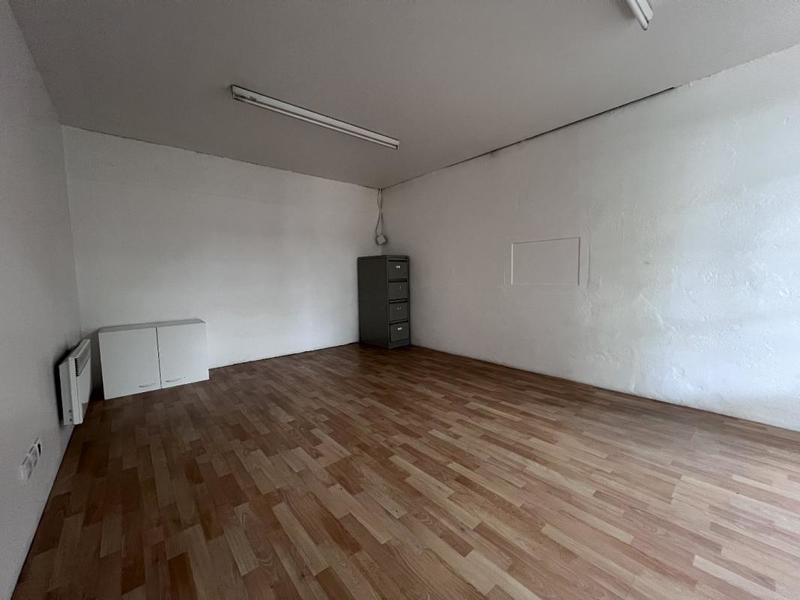 Entrepôt - 585 m² - 3 pièces