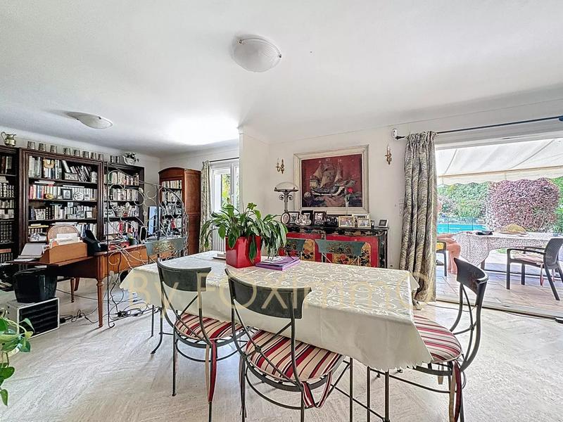 Villa - 215 m² - 7 pièces