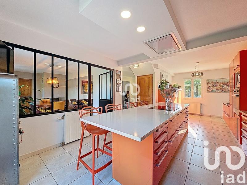 Maison - 220 m² - 9 pièces