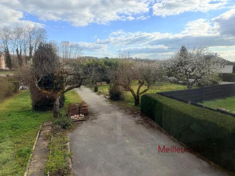 Maison - 236 m² - 9 pièces