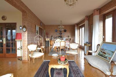 Propriété - 282 m² - 7 pièces